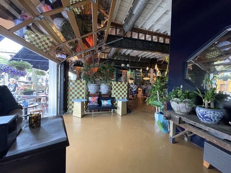 More Photos Of 100 S Main St, Royal Oak Restaurant For Lease