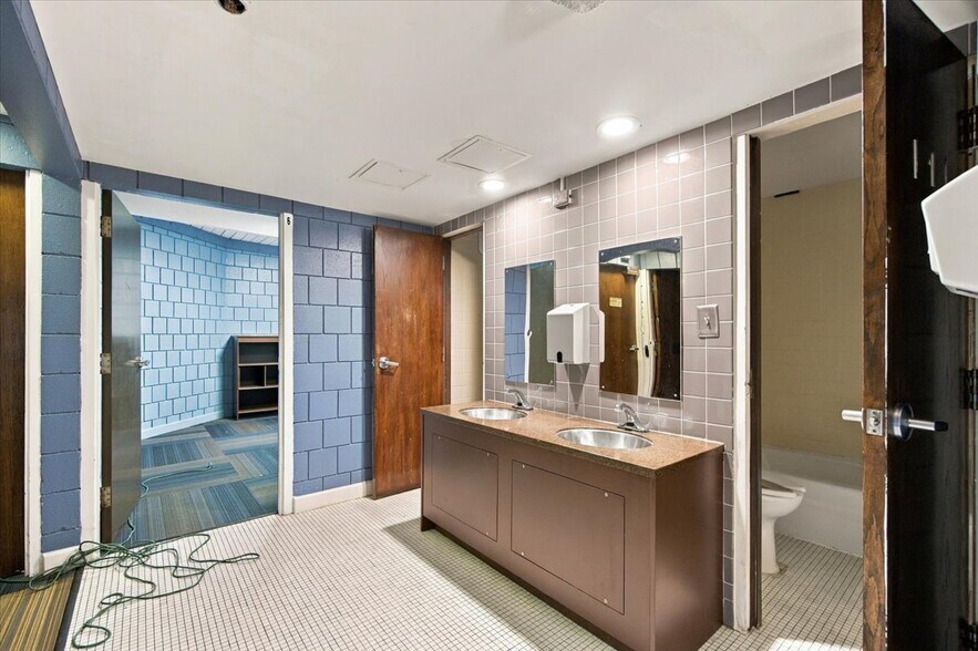More Photos Of 301 Obetz Rd, Columbus Specialty For Sale