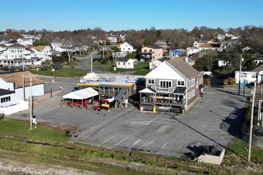 More Photos Of 116-124 Aquidneck Ave, Middletown General Retail For Sale