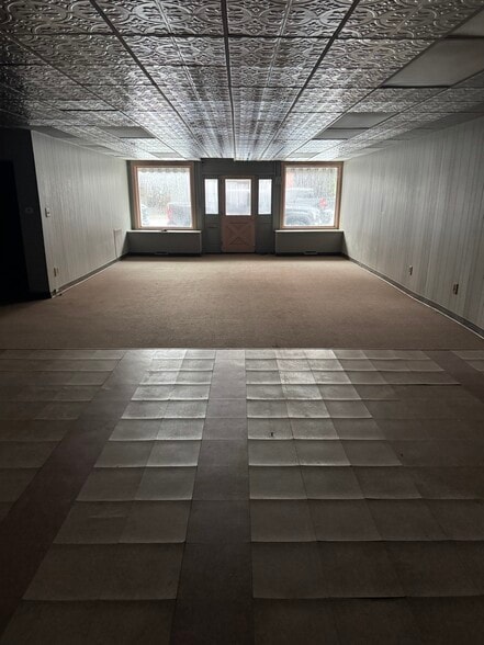 More Photos Of 111 N Walnut St, North Manchester General Retail For Sale