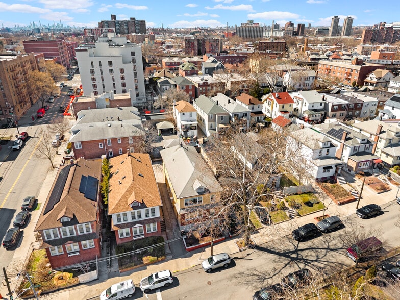 More Photos Of 1807 Willow Ln, Bronx Apartments For Sale