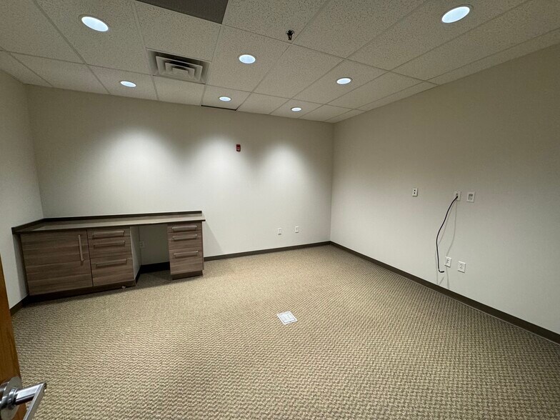 More Photos Of 6949 S High Tech Dr, Midvale Office For Lease