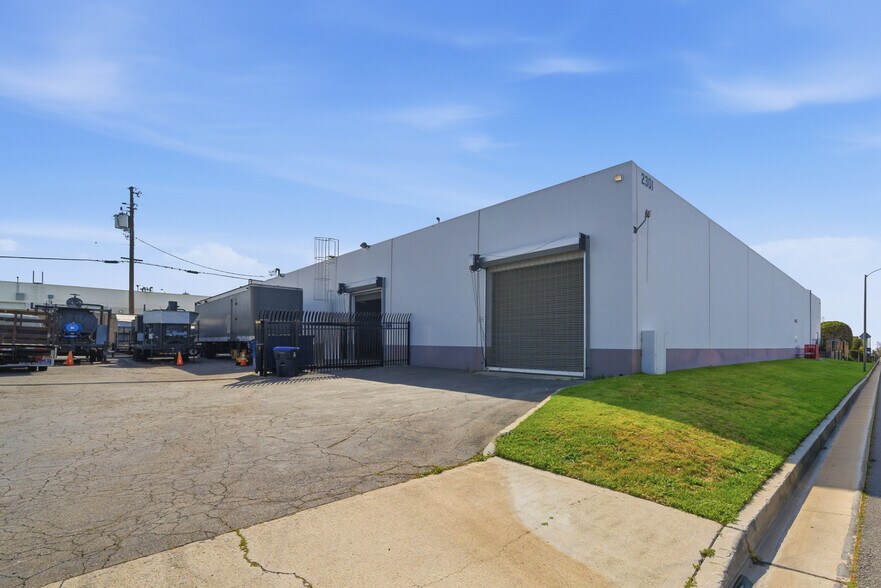 More Photos Of 2301 E Winston Rd, Anaheim Warehouse For Sale