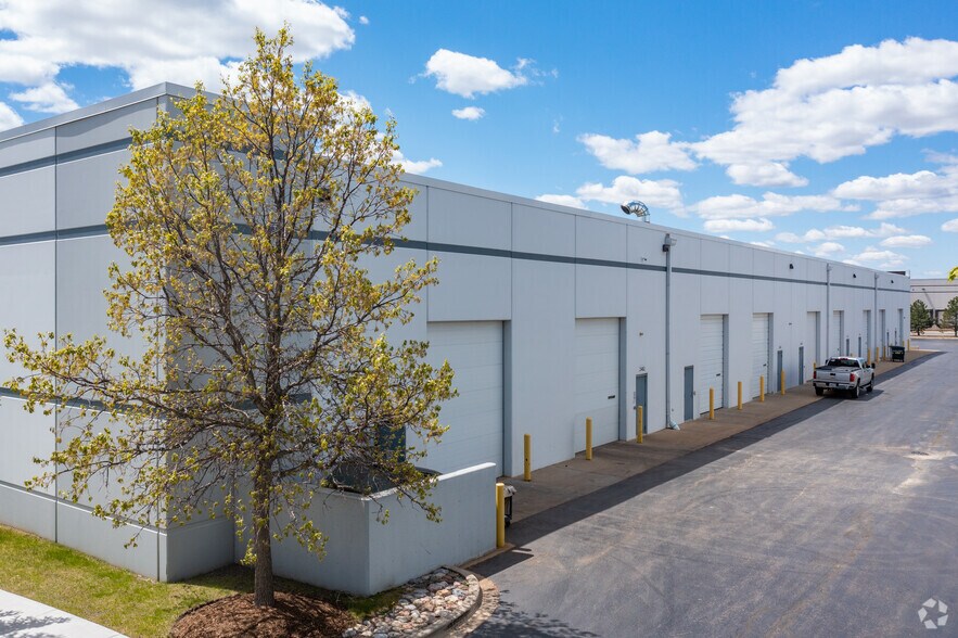 More Photos Of 2486-2488 Technology Dr, Elgin Distribution For Lease