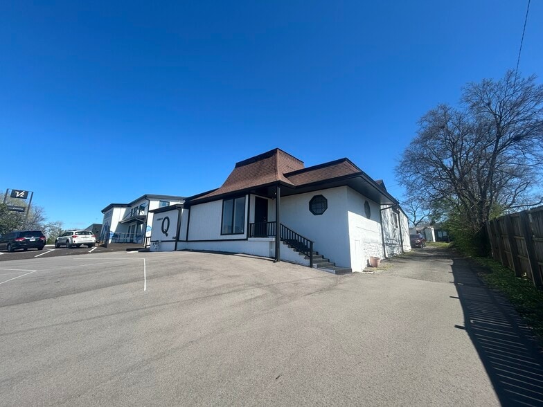 More Photos Of 648 W Iris Dr, Nashville Office For Sale