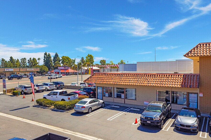 More Photos Of 17301 Beach Blvd, Huntington Beach Storefront Retail Office For Sale