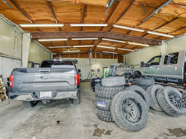 More Photos Of 2791 W State Highway 29, Burnet Auto Repair For Sale