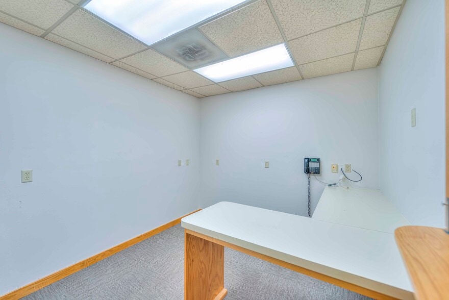 More Photos Of 900 E Michigan Ave, Jackson Office For Lease