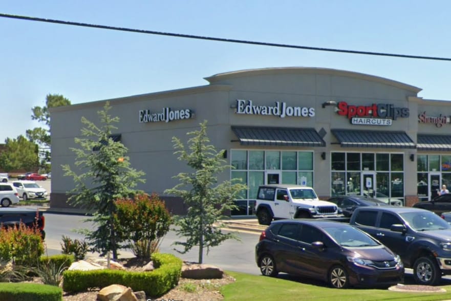 Primary Photo Of 1769-1779 Garth Brooks Blvd, Yukon Freestanding For Lease