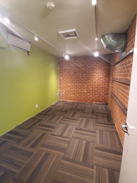 More Photos Of 4716 Vineland Ave, North Hollywood Loft Creative Space For Lease