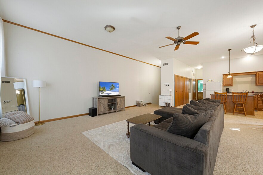 More Photos Of 305 Main St, Henderson Storefront Retail Residential For Sale