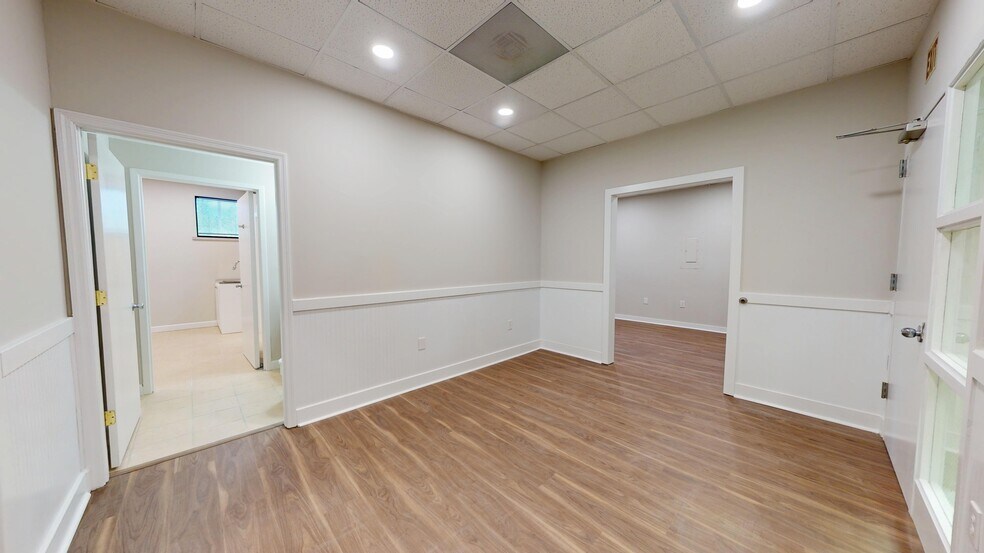 More Photos Of 130 N Gross Rd, Kingsland Medical For Sale
