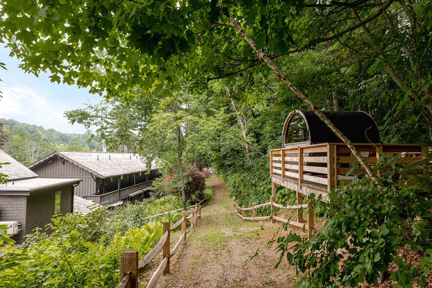 More Photos Of 37 Catamount Rd Hillsdale, Hillsdale Hotel For Sale