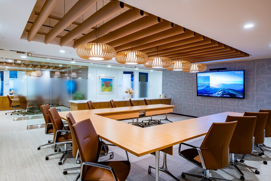 More Photos Of 1750 Tysons Blvd, McLean Coworking Space