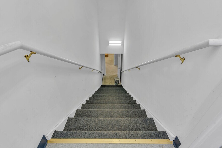 More Photos Of 508 Lakehurst Rd, Toms River Medical For Sale