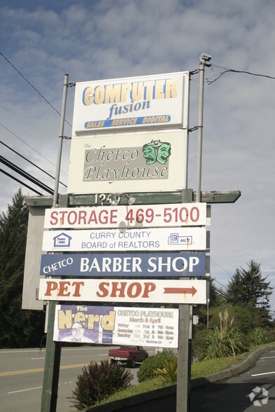 More Photos Of 1240 Chetco Ave, Brookings General Retail For Sale