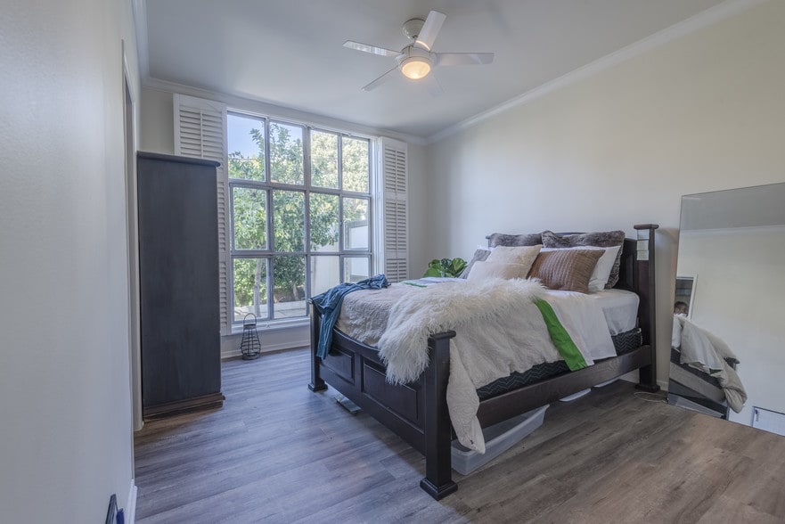 More Photos Of 1214 N Clark St, West Hollywood Apartments For Sale