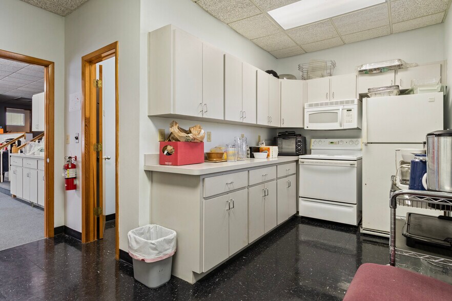 More Photos Of 614 E Jefferson St, Brooksville Office For Sale