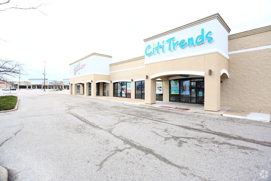 More Photos Of 1-125 Plaza Dr, Fairview Heights Storefront For Lease