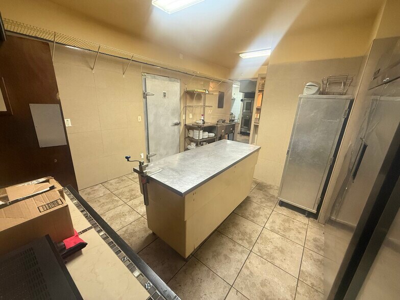 More Photos Of 336 E International Speedway Blvd, Daytona Beach Restaurant For Sale