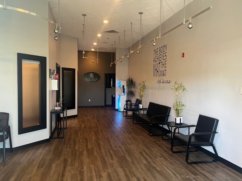 More Photos Of 11251 S Eastern Ave, Henderson Storefront For Lease