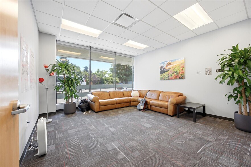 More Photos Of 2450 E Fort Union Blvd, Cottonwood Heights Office For Sale