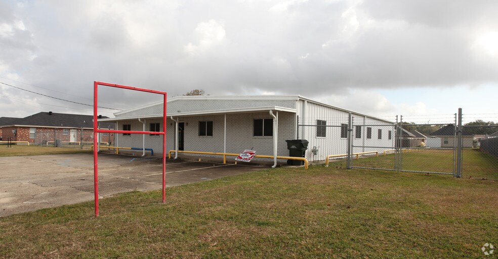 More Photos Of 822 Saadi St, Houma Industrial For Sale