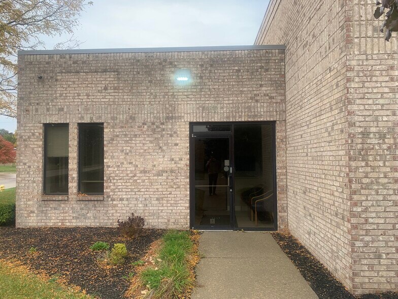 More Photos Of 35360 Forton Ct, Clinton Township Warehouse For Lease