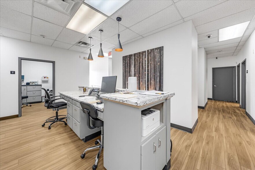 More Photos Of 421 N Broadway, Portland Medical For Sale