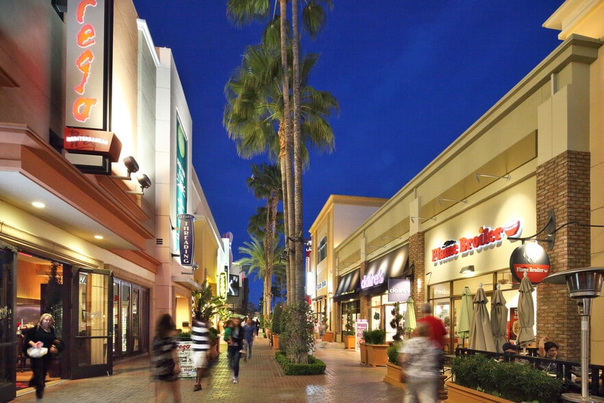 More Photos Of 2201-2895 Park Ave, Tustin Unknown For Lease