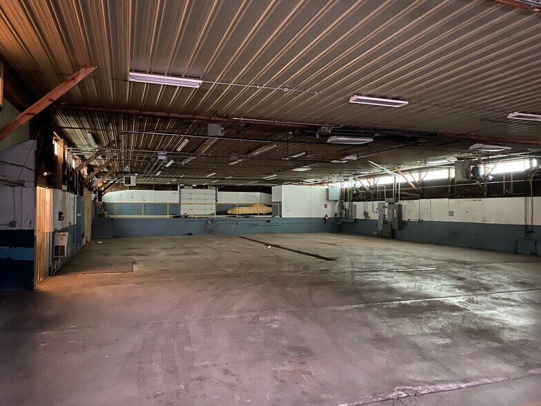 More Photos Of 9356 Main St, Dansville Unknown For Lease