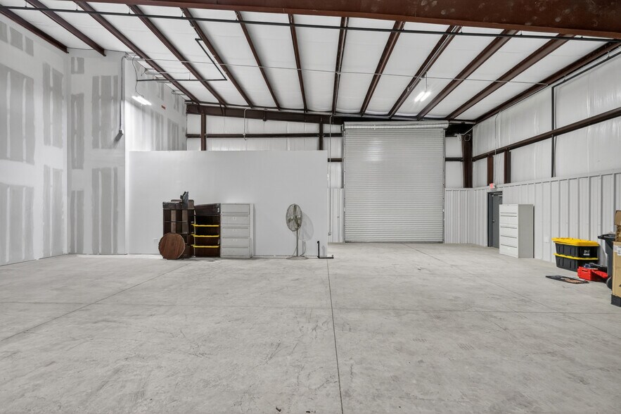 More Photos Of 3606 Explorer Trl, Oakwood Warehouse For Lease