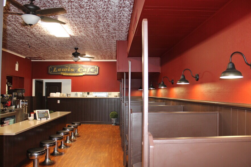 More Photos Of 145 S Main St, Saint Clair Storefront For Sale