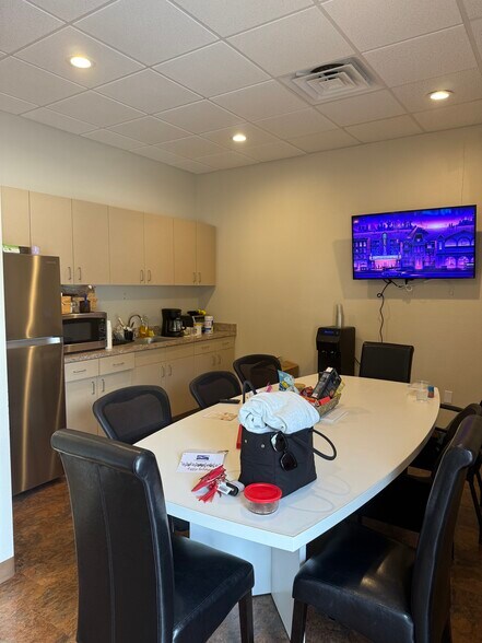 More Photos Of 1214 E Venice Ave, Venice Unknown For Lease