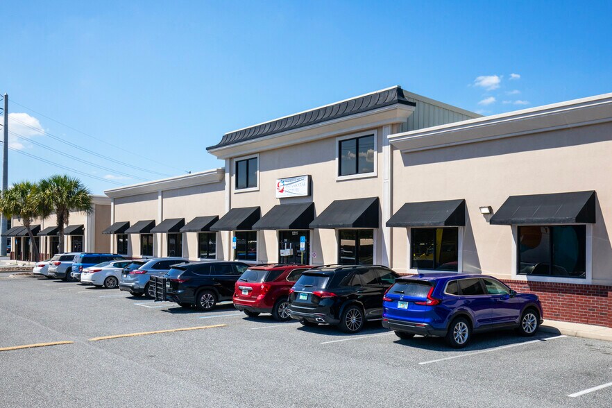 More Photos Of 1211 SW Bascom Norris Dr, Lake City Medical For Sale