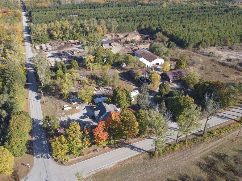 More Photos Of 5052 Reynolds Rd, Sturgeon Bay Flex For Sale