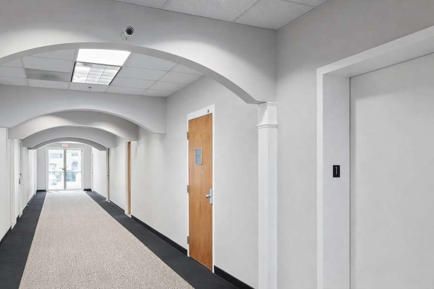 More Photos Of 20 Pidgeon Hill Dr, Sterling Medical For Lease