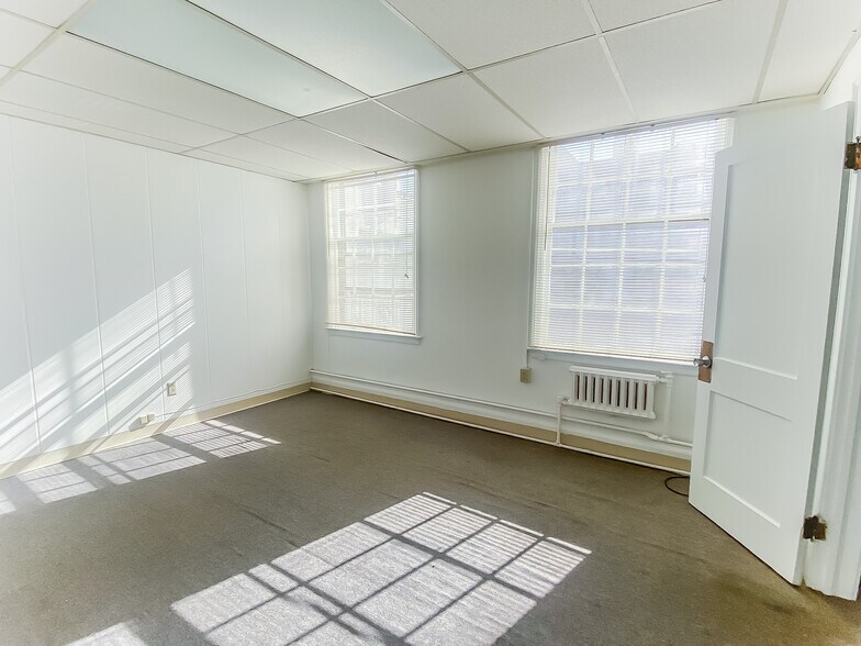 More Photos Of 108 W Beaver Ave, State College Storefront Retail Office For Lease