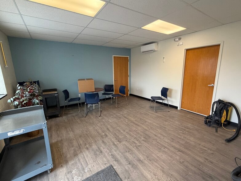 More Photos Of 1999 Mount Read Blvd, Rochester Manufacturing For Lease