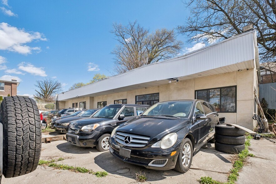 More Photos Of 6301-6311 N Broad St, Philadelphia Freestanding For Sale