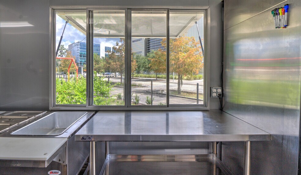 More Photos Of 931 SW 2nd Ave, Gainesville Restaurant For Lease