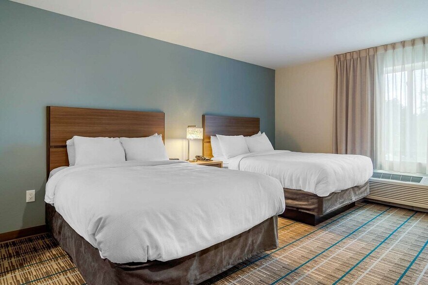 More Photos Of 3 Amlajack Blvd, Newnan Hotel For Sale