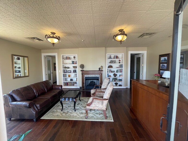 More Photos Of 148 S Houston St, Wharton Office For Sale