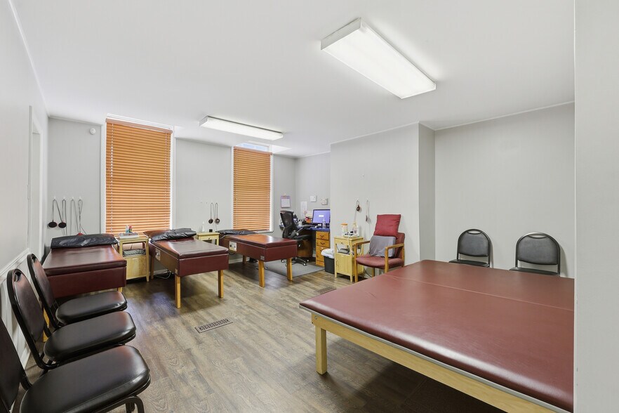 More Photos Of 104 W William St, Delaware Medical For Sale