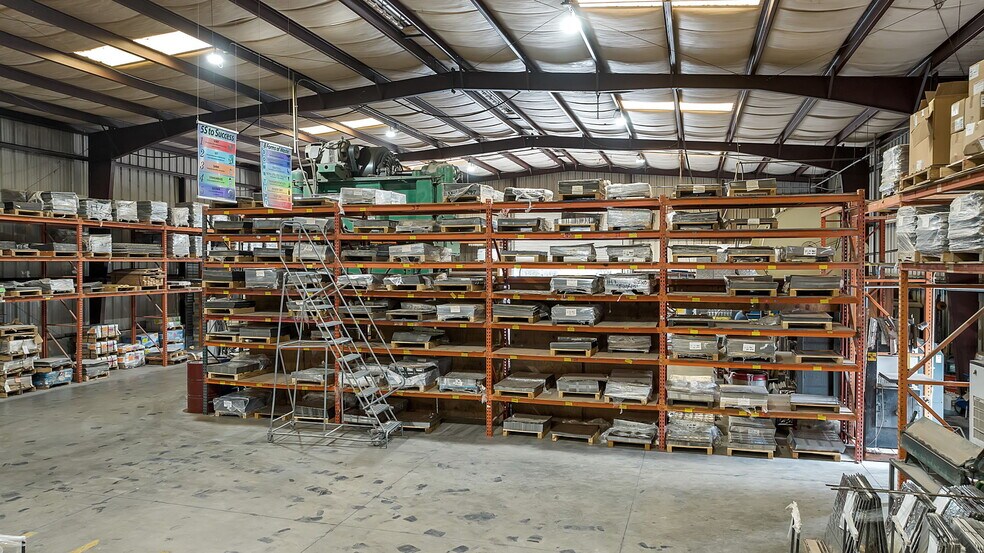 More Photos Of 2005 60th Pl E, Bradenton Industrial For Sale