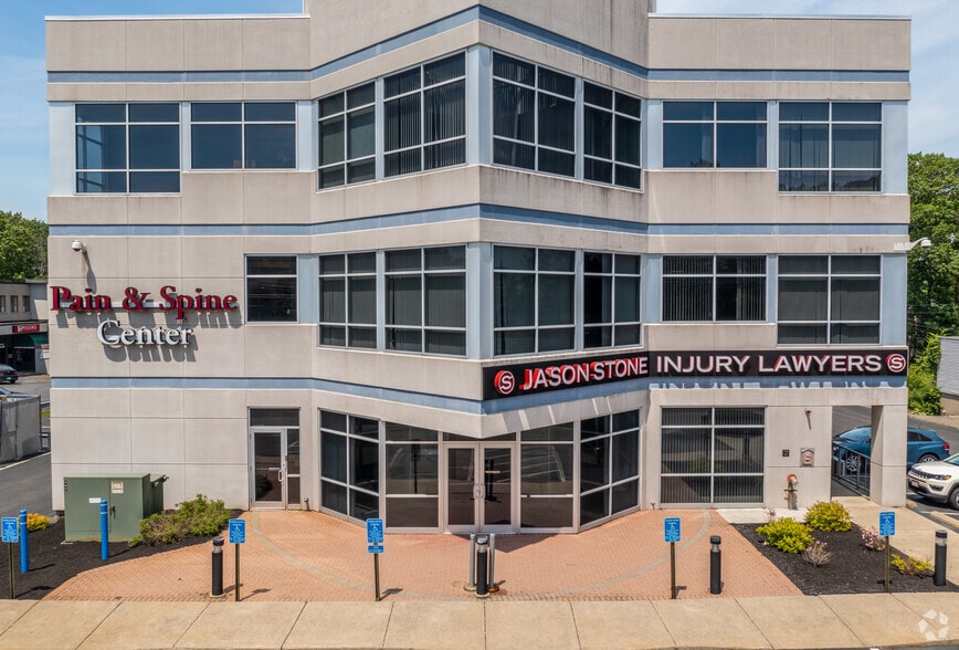 More Photos Of 84 Newbury St, Peabody Office For Lease