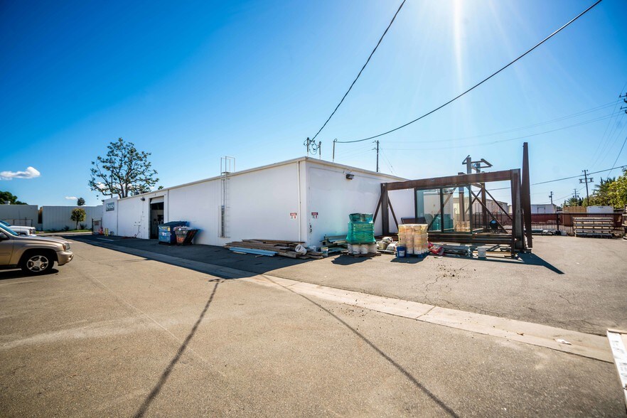 Primary Photo Of 2141 S DuPont Dr, Anaheim Warehouse For Lease