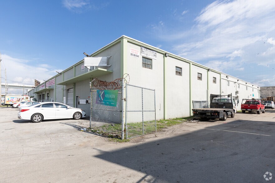 More Photos Of 3825-3945 NW 32nd Ave, Miami Warehouse For Lease