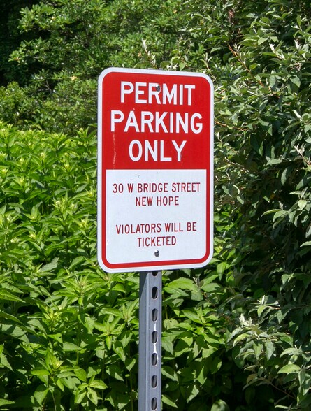 More Photos Of 30 W Bridge St, New Hope Freestanding For Lease