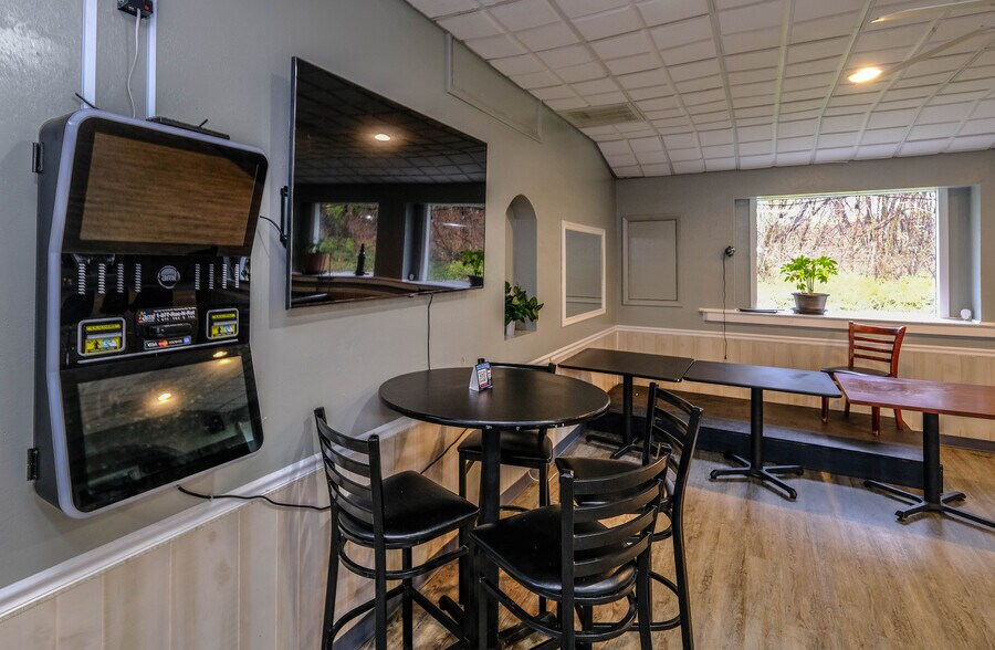 More Photos Of 865 John Marshall Hwy, Front Royal Restaurant For Sale